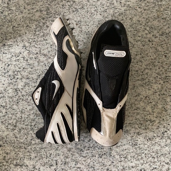 Nike Cleats. - Picture 2 of 7